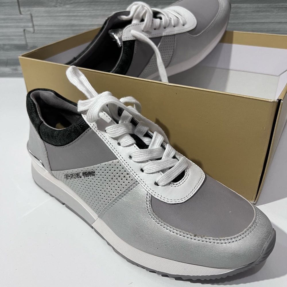 Michael by Michael Kors Allie Wrap Trainer Sneakers White Silver Never Worn